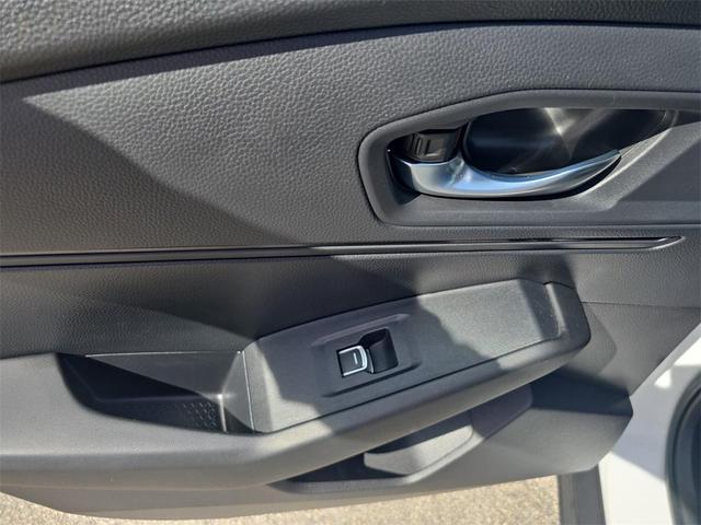 Photo of 2023 Platinum White Pearl Honda Accord