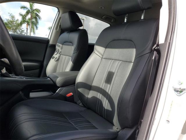 Photo of 2023 White Honda HR-V