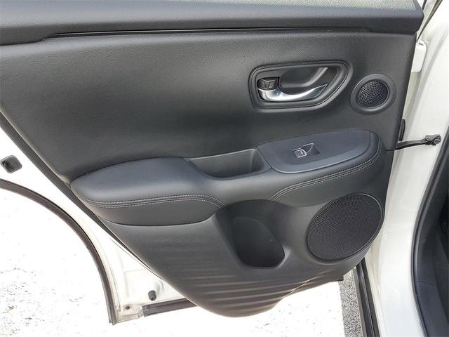 Photo of 2023 White Honda HR-V