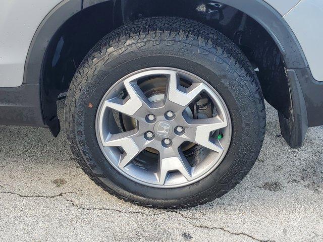Photo of 2022 Silver Honda Passport