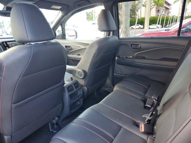Photo of 2022 Silver Honda Passport