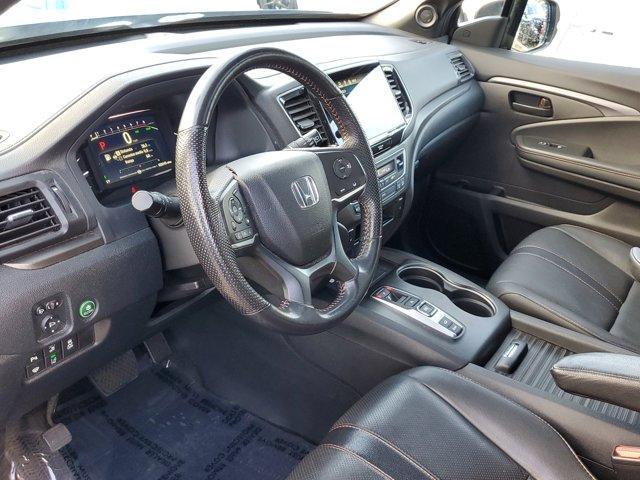 Photo of 2022 Silver Honda Passport