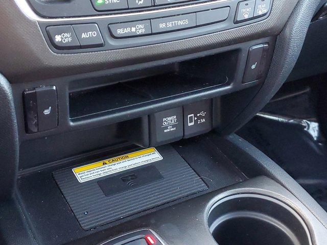 Photo of 2022 Silver Honda Passport