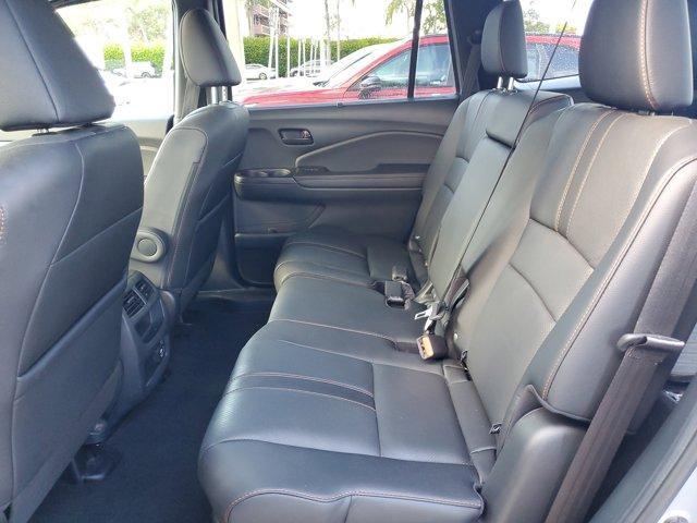 Photo of 2022 Silver Honda Passport