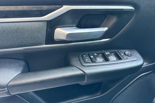 Photo of 2022 Diamond Black Crystal Pearlcoat RAM 1500