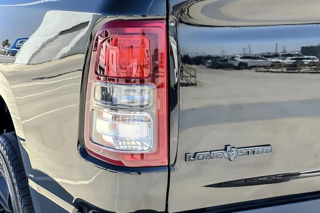 Photo of 2022 Diamond Black Crystal Pearlcoat RAM 1500