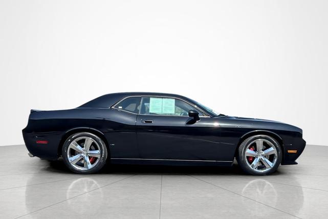 Photo of 2010 Brilliant Black Crystal Pearlcoat Dodge Challenger