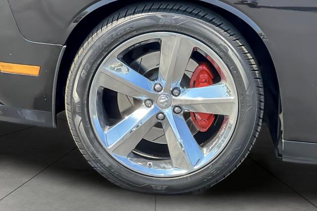 Photo of 2010 Brilliant Black Crystal Pearlcoat Dodge Challenger