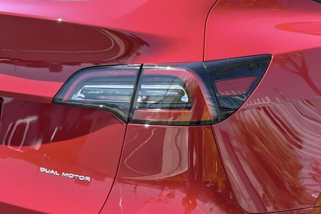 Photo of 2022 Red Multi-Coat Tesla Model Y