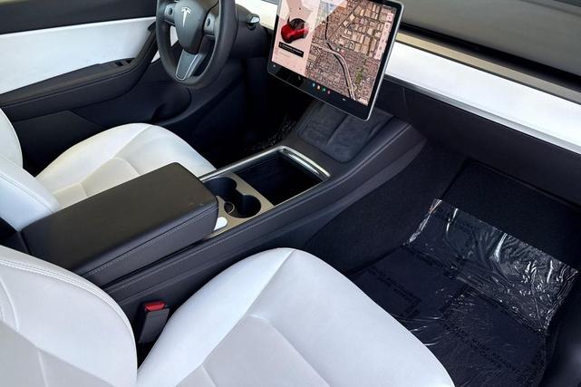 Photo of 2022 Red Multi-Coat Tesla Model Y