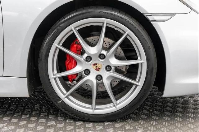 Photo of 2014 Silver Porsche Boxster