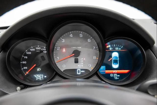 Photo of 2014 Silver Porsche Boxster