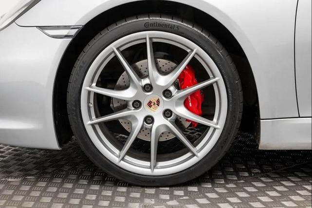 Photo of 2014 Silver Porsche Boxster