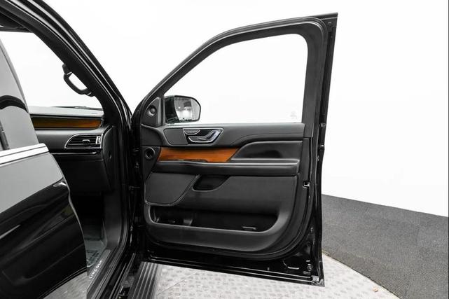 Photo of 2019 Black Lincoln Navigator