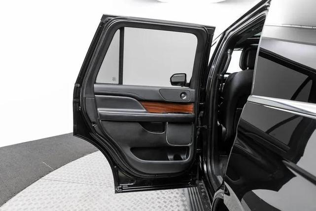 Photo of 2019 Black Lincoln Navigator