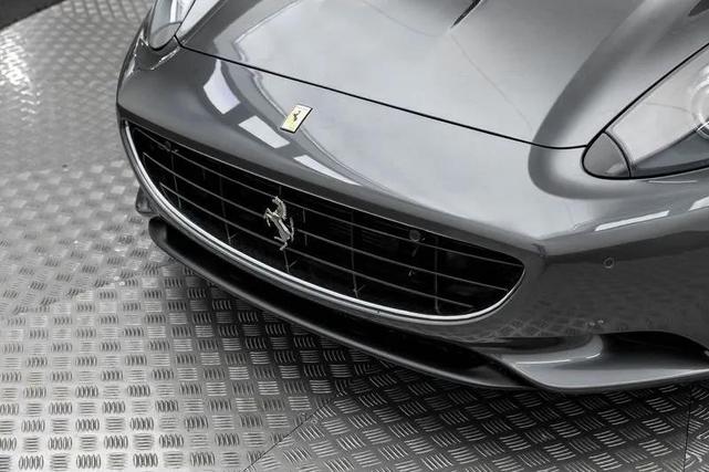 Photo of 2011 Gray Ferrari California