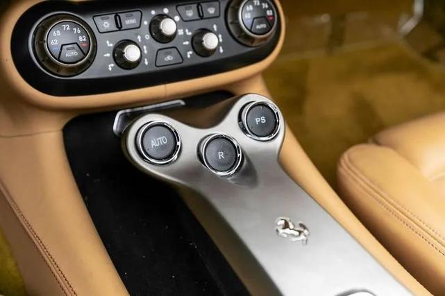 Photo of 2011 Gray Ferrari California