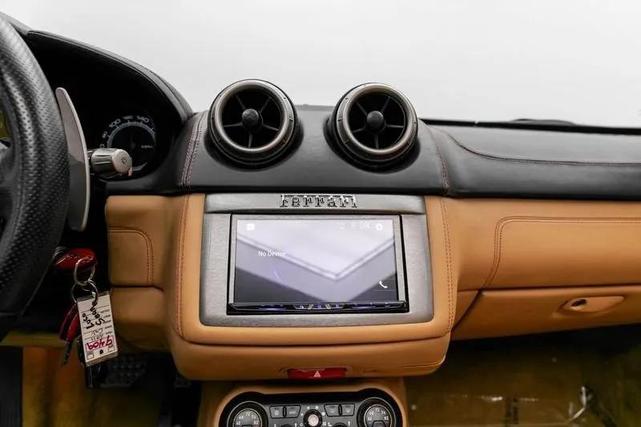 Photo of 2011 Gray Ferrari California