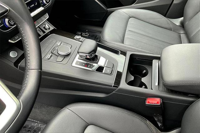 Photo of 2020 White Audi Q5