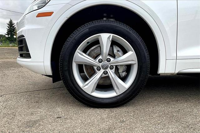 Photo of 2020 White Audi Q5
