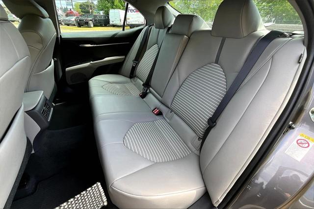 Photo of 2018 Predawn Gray Mica Toyota Camry