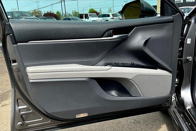 Photo of 2018 Predawn Gray Mica Toyota Camry