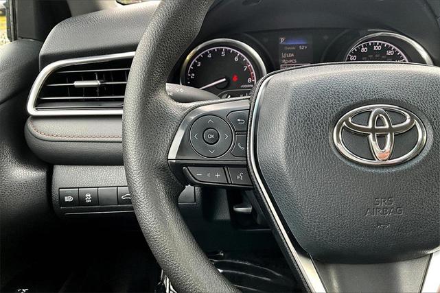 Photo of 2018 Super White Toyota Camry