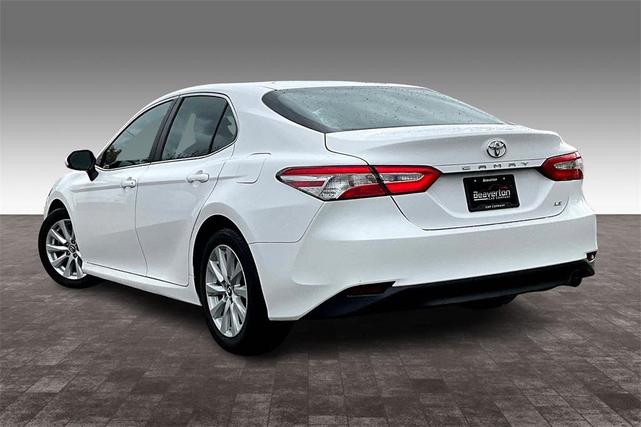 Photo of 2018 Super White Toyota Camry