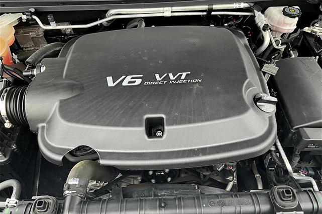 Photo of 2022 Summit White Chevrolet Colorado