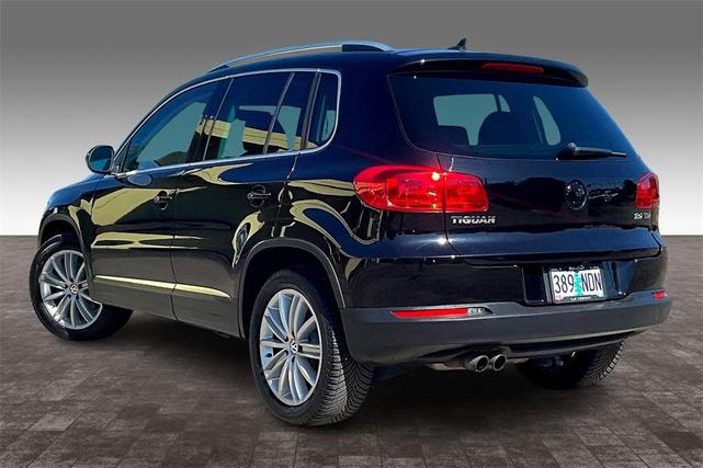 Photo of 2015 Deep Black Volkswagen Tiguan