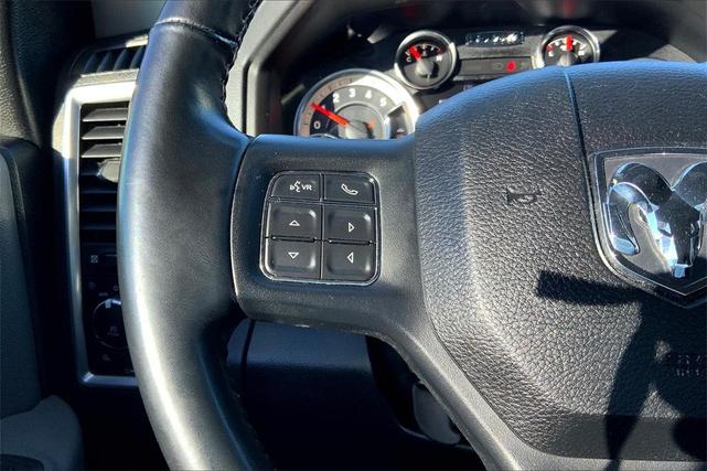 Photo of 2017 Brilliant Black Crystal Pearlcoat RAM 1500