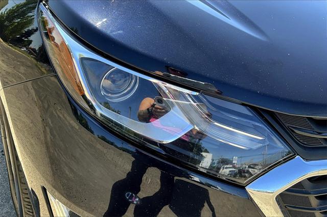 Photo of 2021 Midnight Blue Metallic Chevrolet Equinox