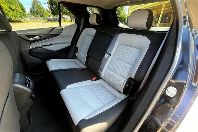 Photo of 2021 Midnight Blue Metallic Chevrolet Equinox