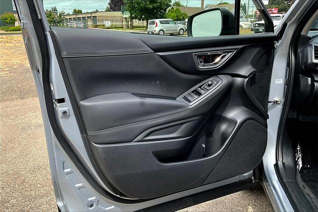 Photo of 2024 Ice Silver Metallic Subaru Forester