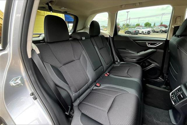 Photo of 2024 Ice Silver Metallic Subaru Forester