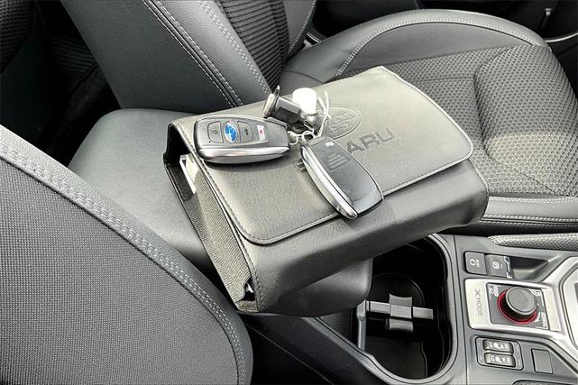 Photo of 2024 Ice Silver Metallic Subaru Forester