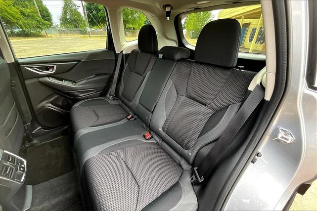 Photo of 2024 Ice Silver Metallic Subaru Forester