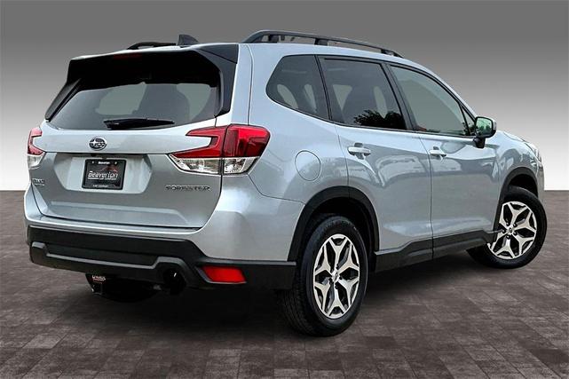 Photo of 2024 Ice Silver Metallic Subaru Forester
