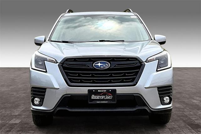 Photo of 2024 Ice Silver Metallic Subaru Forester
