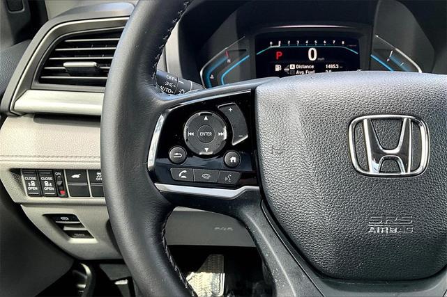 Photo of 2018 Lunar Silver Metallic Honda Odyssey