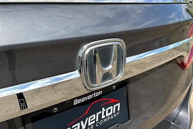 Photo of 2018 Lunar Silver Metallic Honda Odyssey