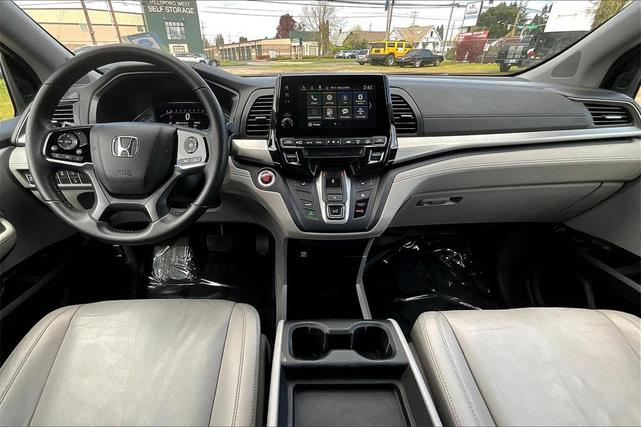 Photo of 2018 Lunar Silver Metallic Honda Odyssey
