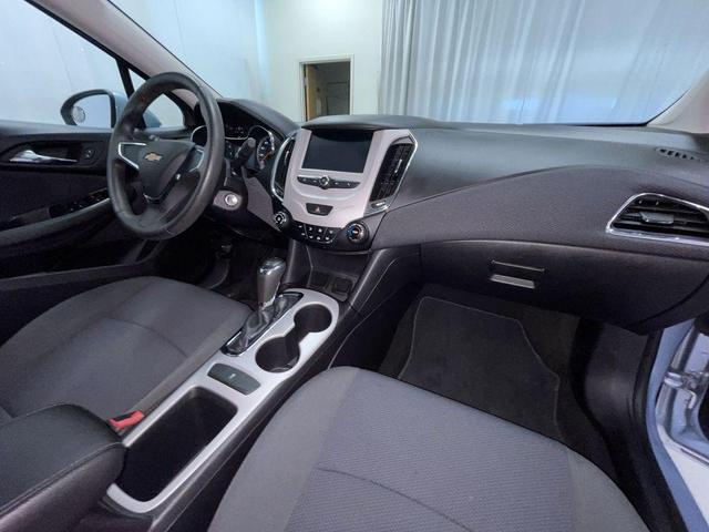 Photo of 2017 Arctic Blue Metallic Chevrolet Cruze