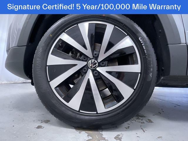 Photo of 2023 Pyrite Silver Metallic Volkswagen Taos