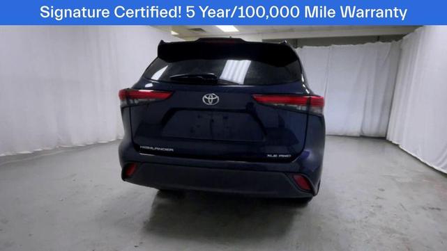 Photo of 2022 Blue Toyota Highlander