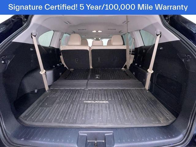 Photo of 2022 Blue Toyota Highlander
