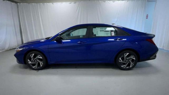 Photo of 2025 Intense Blue Hyundai ELANTRA