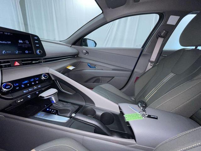 Photo of 2025 Intense Blue Hyundai ELANTRA