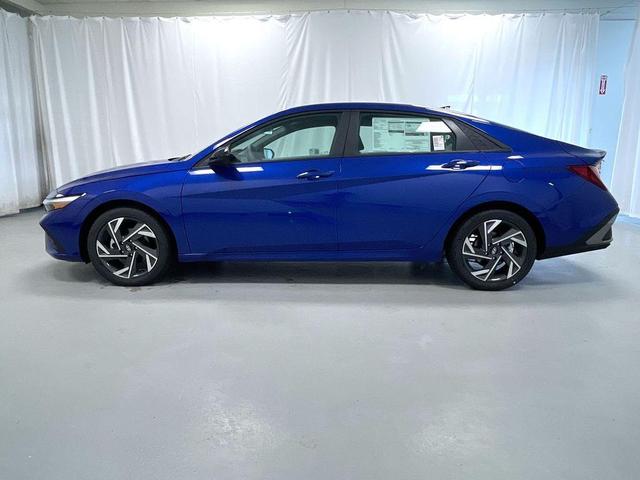 Photo of 2025 Intense Blue Hyundai ELANTRA