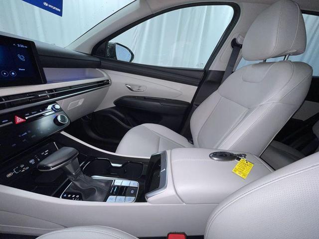 Photo of 2025 Shimmering Silver Hyundai TUCSON